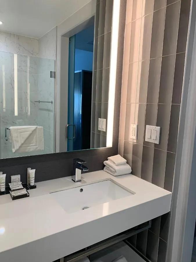Hotel Marriott New York Jfk Airport 3*,